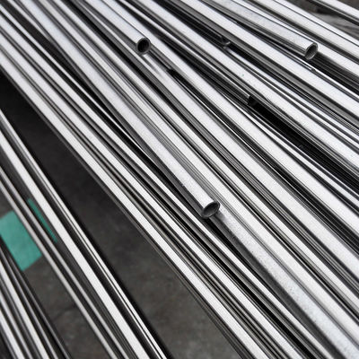 Tolerantie ± 1% Vierkante stalen buis Butt Weld 201 304 Roestvrij staal Overlay Welding van Pipe / Tube voor verschillende toepassingen