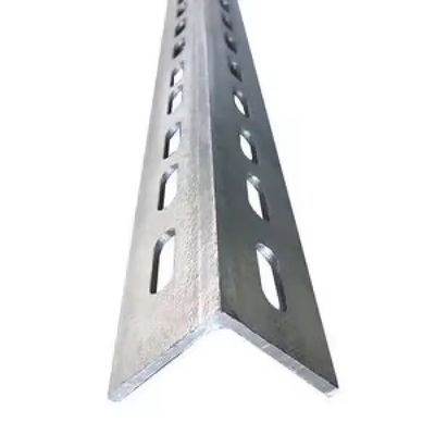 Tolerantie ± 1% Tough Surface Coating Perforated L Profile Galvanized Equal or Unequal Steel Angles Bar Angle Iron voor 6m-12m lengte