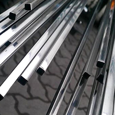 Vierkante vorm ASTM Standard roestvrij staal 600 rechthoekige buis 1,5 in 30*30 Rails Vierkante groef slot Kleine buis