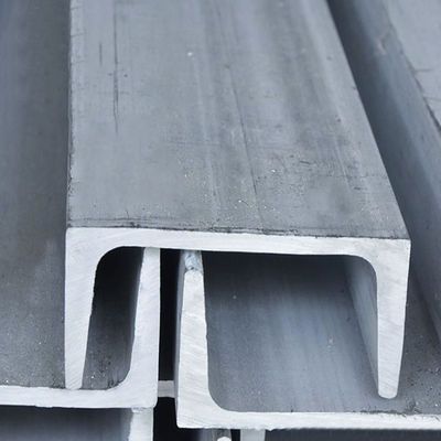 Goed kanaalstaal Standaard afmetingen Superieure sterkte Klasse Q195 Q235 Q345 100 mm Mild staal U-kanaal C-kanaal afmetingen