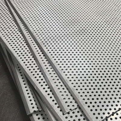 Roestvrij staal 304 409L geperforeerd plaat in 0,6 mm 0,8 mm 2 mm dikte voor aangepaste lengte industriële toepassingen