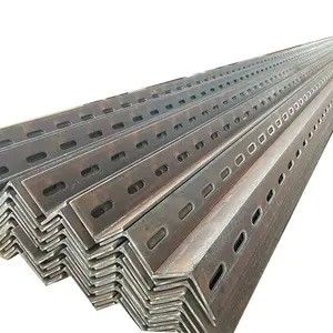 Niet-legeringen warm gegalvaniseerd L-hoek ijzeren staalstaaf met gat voor de bouw AiSi ASTM bs DIN GB JIS EN gestandaardiseerd