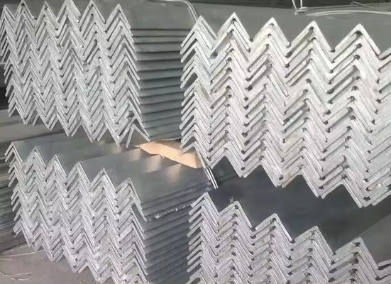 Buiten zware werkzaamheden gelijkhoekige hoek zwart koolstofstaal 100x50 L hoek ijzer ST235JR voor beugels factureren volgens theoretisch gewicht
