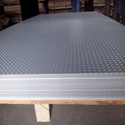 Warmgewalste koolstofstructurele staalplaten 20 mm dik A36 ijzeren staalplaat met glad oppervlak en ±1% tolerantie
